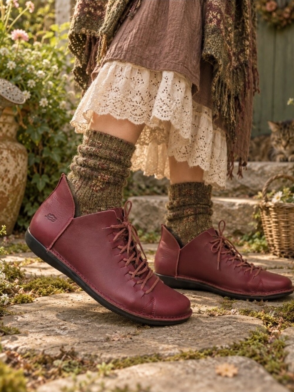 Loints Of Holland Carola Burgundy Leather Lace-Up Goblin Cottage Shoes